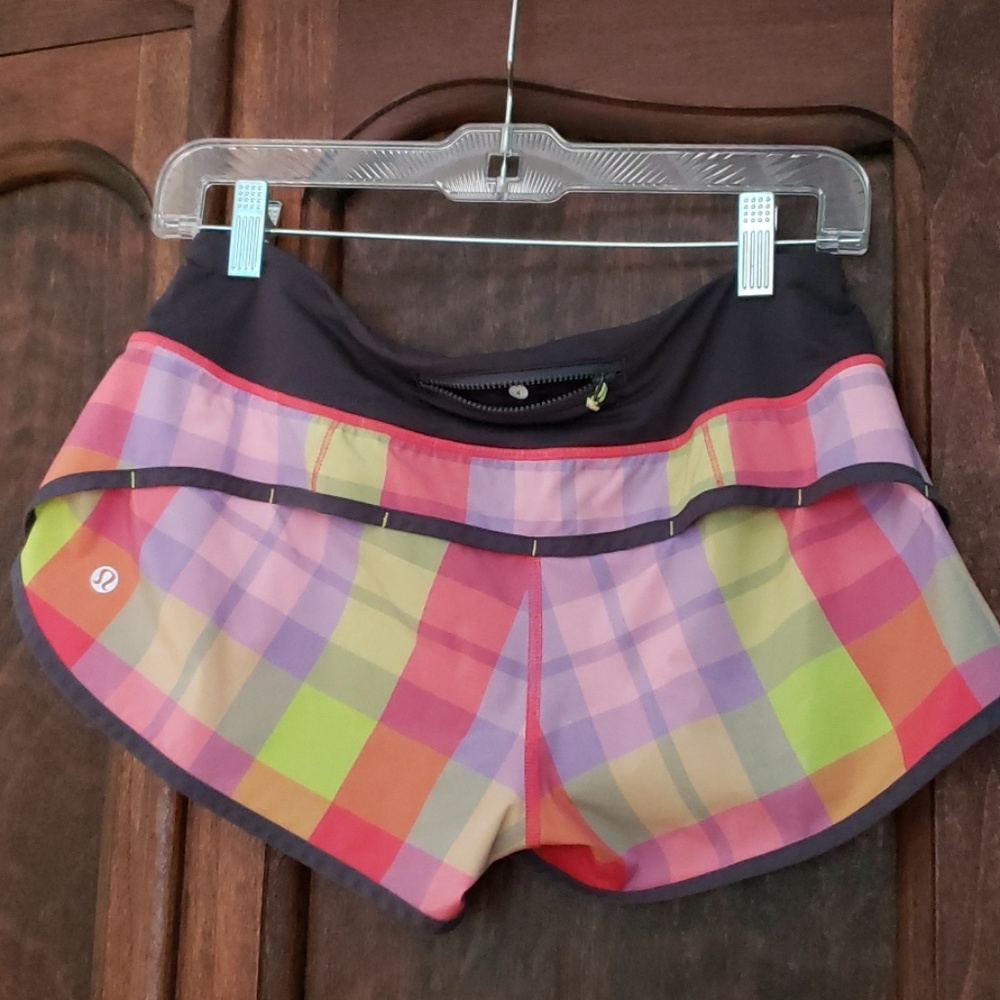 LULULEMON GROOVY RUN SHORT SIZE 4